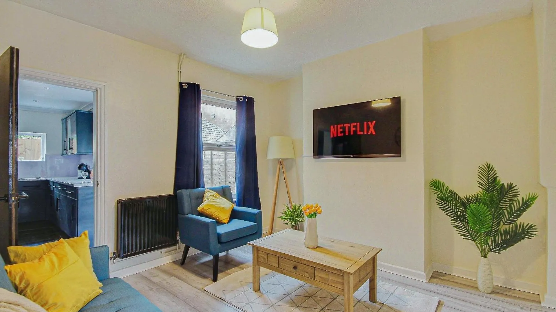 Entire 3 Bed House In Gloucester